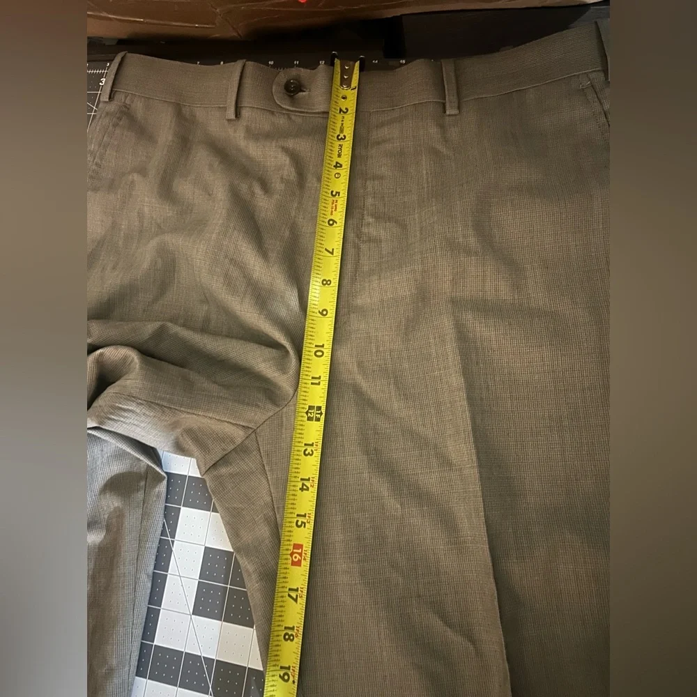 Men's Elegant Charcoal Dress Pants - Picture 4 of 6